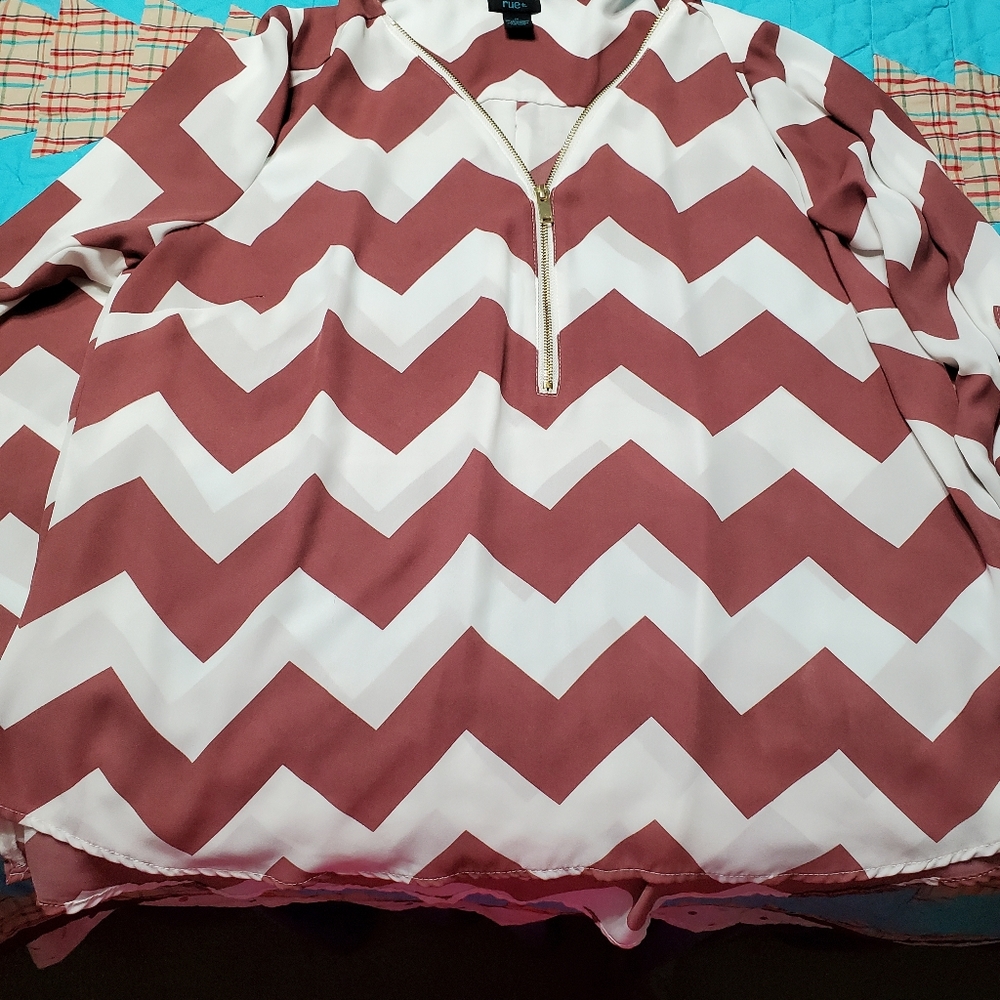 Rue 21 Chevron Rust & Eggshell White Top